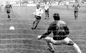 Foto: Jan Furtok tot: Er rettete den HSV vor dem Abstieg