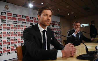 Foto: Auch Alonso? Ex-Spieler als Trainer von Real Madrid