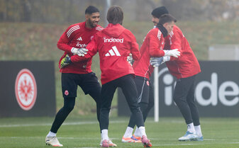 Torhüter von Eintracht Frankfurt Torhüter von Eintracht Frankfurt