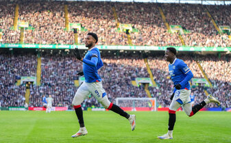 Foto: Deutscher Trainer holt den großen Derby-Sieg