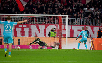 Foto: Halbzeitfazit: FC Bayern gegen zehn Hoffenheimer, aber Neuer patzt!