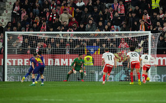 spanien-la-liga-fc-girona-2-1-fc-barcelona-elfmeter-verschossen-lamine-yamal