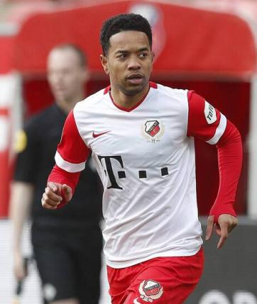 Foto von Urby Emanuelson