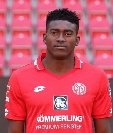 Foto von Taiwo Awoniyi (Taiwo Michael Awoniyi)