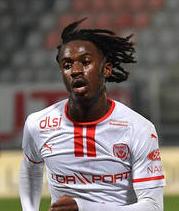 Foto von Warren Bondo