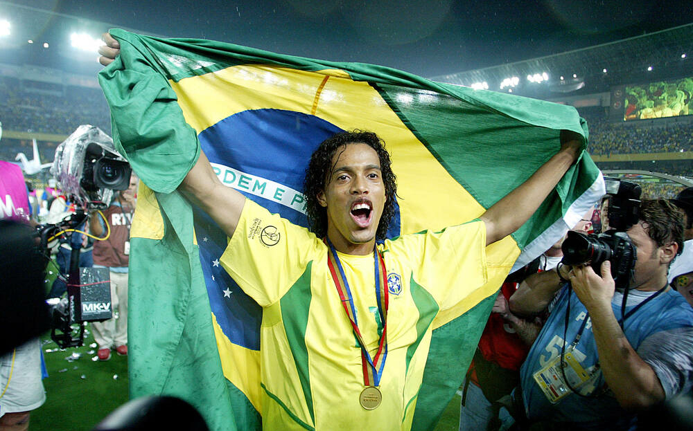 Ronaldinho, Fußball-Weltmeister mit Brasilien 2002.