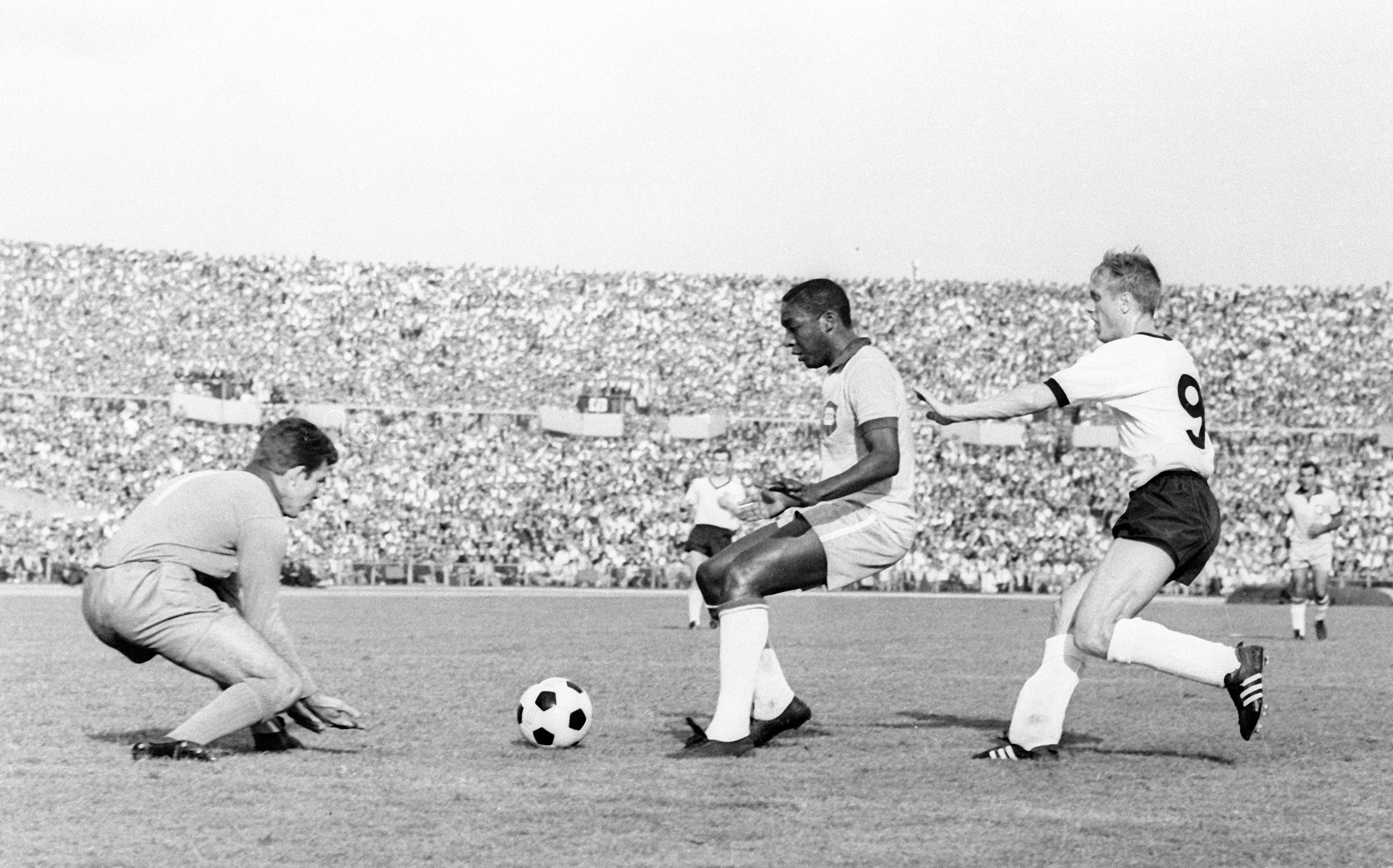 Klaus Gerwin, Eintracht Braunschweig, nach dem Länderspiel Brasilien gegen Deutschland (2:2) am 14. Dezember 1968 in Rio de Janeiro.
