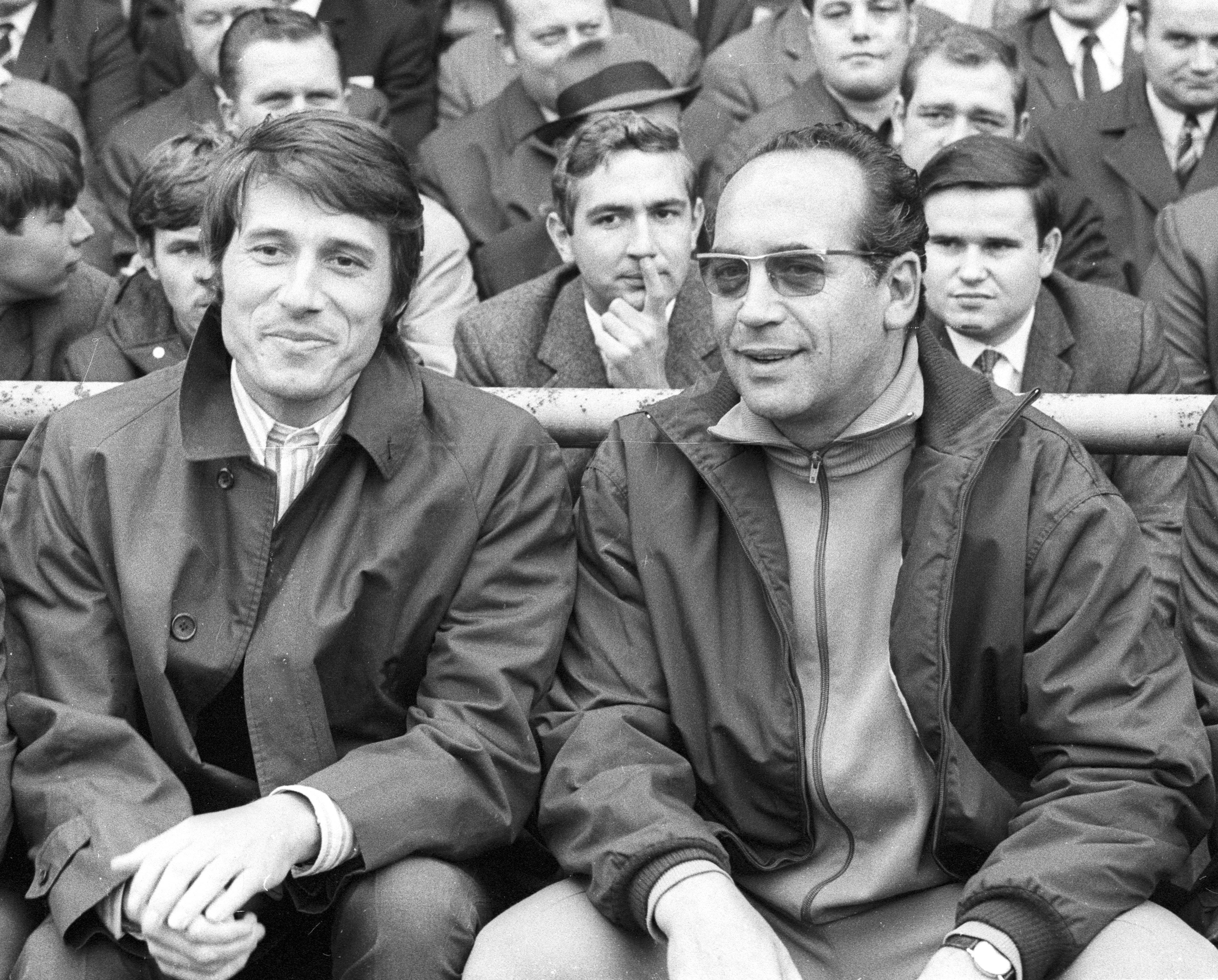 Sänger Udo Jürgens, 1968 noch auf der Meisterfeier des 1. FC Nürnberg,  nachdem ihn der ,,Club" wegen 168 Mark nicht gezahltem Mitgliedsbeitrag verklagt hatte.