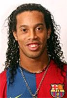 Tritt er zum Freistoß an, wird´s gefährlich: Ronaldinho