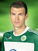 Wolfsburgs Kapitän trug mit einem Treffer dazu bei, dass sich die Lage beim VfL entspannte: Edin Dzeko