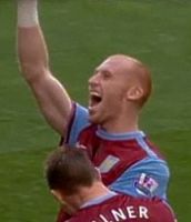 Sein später Kopfballtreffer brachte Aston Villa den Sieg: James Collins